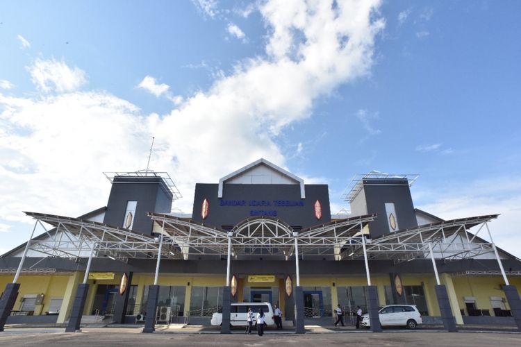 Bandara Tebelian di Kabupaten Sintang, Kalimantan Barat siap menggantikan Bandara Susilo yang sudah tidak bisa dikembangkan lagi.