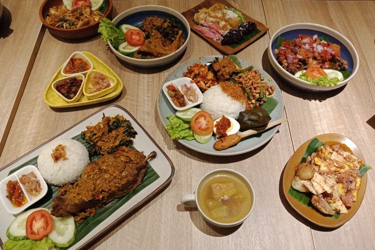 Hidangan ala Bali dan Lombok di resto Taliwang Bali, Grand Indonesia, Jakarta.