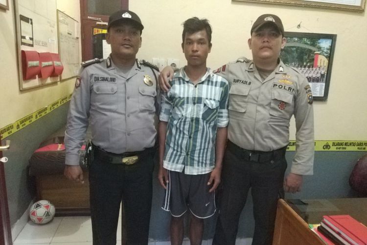 Polsek Ukui mengamankan seorang buruh yang diduga telah mencabuli lima murid sekolah dasar (SD) di Kabupaten Pelalawan, Riau.