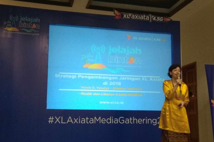 Direktur Teknologi XL Axiata Yessie D. Yosetya memaparkan strategi pengembangan jaringan XL dalam acara media gathering di pulau Bintan, Kamis (26/4/2018).