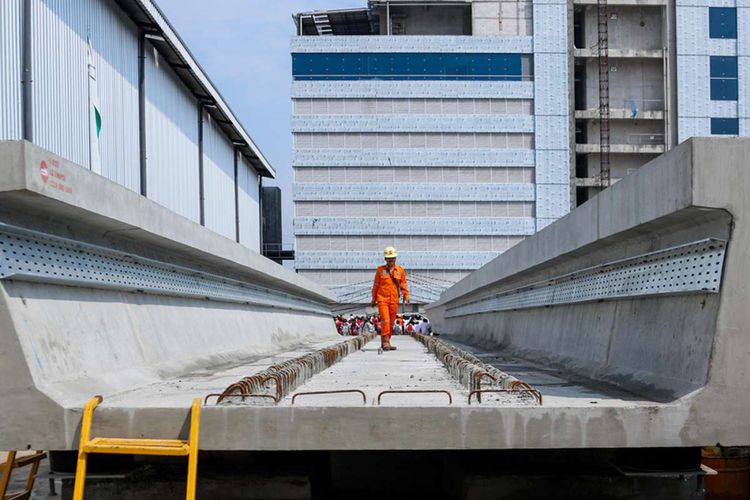 Melihat Tempat Produksi U-Shaped Girder LRT