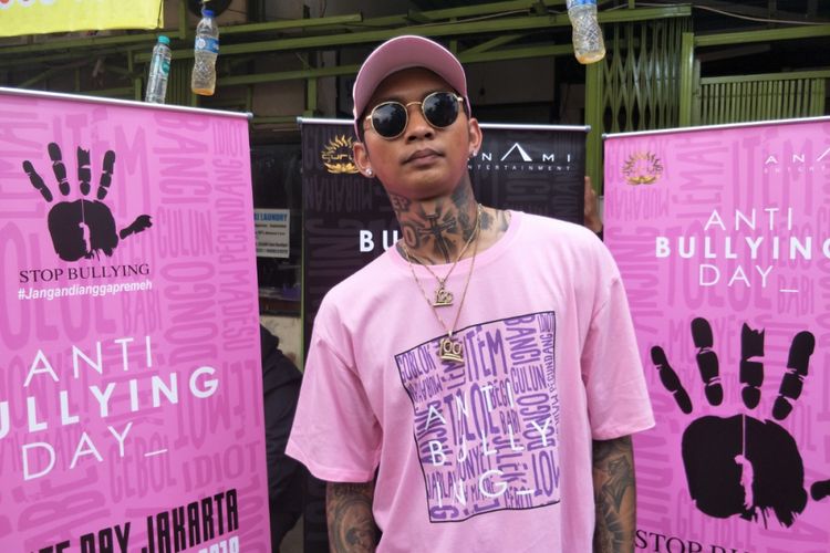 Young Lex hadir pada diskusi dalam rangka Hari Anti-Bullying Internasional di Kopi Johny, Kelapa Gading, Jakarta Utara, Jumat (4/5/2018).