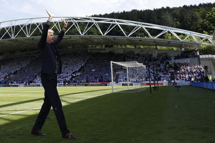 Laga Huddersfield Town vs Arsenal di Stadion John Smiths menjadi partai terakhir Premier League terakhir Arsene Wenger, 13 Mei 2018.
