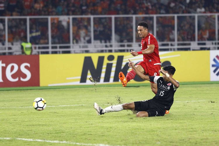 Pesepak bola Persija Jakarta Addison Alves saat menghadapi pesepak bola Home United dalam leg kedua babak semifinal zona ASEAN Piala AFC 2018 di Stadion Utama Gelora Bung Karno, Jakarta, Selasa (15/5/2018). Persija Jakarta gagal lolos setelah kalah pada leg kedua dengan skor 1-3 (3-6).