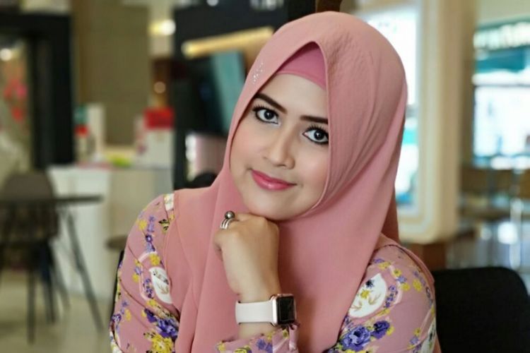 Meggy Wulandari diabadikan setelah mengisi sebuah acara di Mal Bassura, Jakarta Timur, Jumat (18/5/2018) sore. 