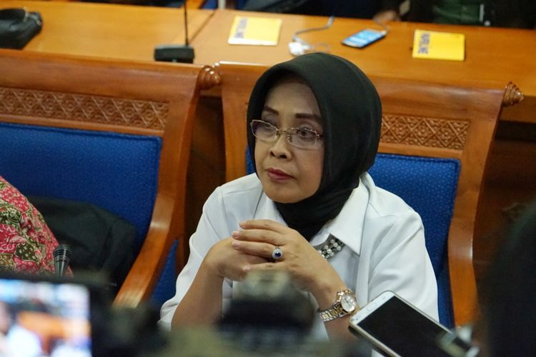 Ketua Tim Panja Pemerintah RUU Antiterorisme sekaligus Kepala Badan Pembinaan Hukum Nasional (BPHN) Enny Nurbaningsih seusai rapat Tim Perumus RUU Antiterorisme di Kompleks Parlemen, Senayan, Jakarta, Rabu (23/5/2019).