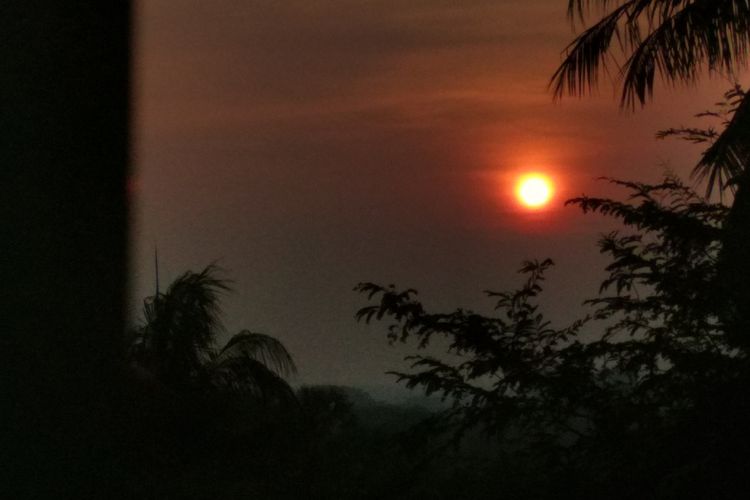 Pemandangan matahari terbenam di Yangon, Myanmar.