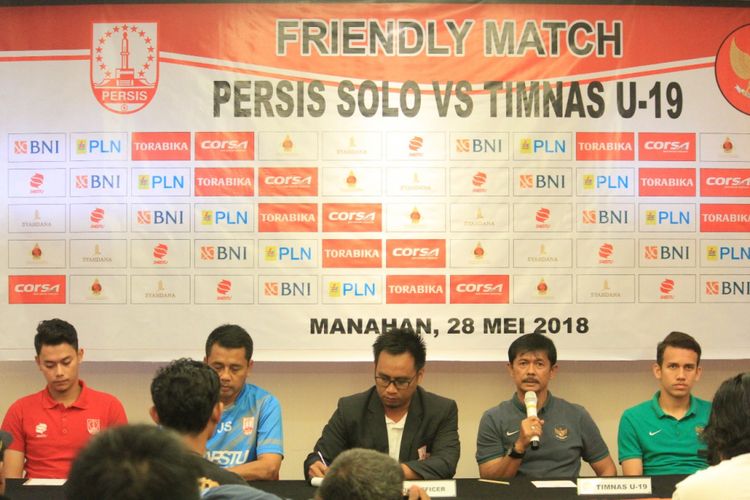 Preskon sebelum pertandingan antara Timnas U-19 melawan Persis Solo di Stadion Manahan pada Senin (28/5/2018) malam.