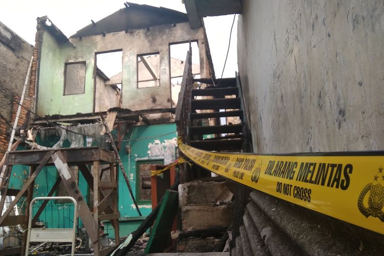 Rumah warga di Bidaracina, Jakarta Timur, yang terbakar pada Minggu (27/8/2018) kemarin. Foto diambil Senin. 