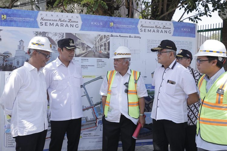 Menteri PUPR, Basuki Hadimuljono, dan Wali Kota Semarang, Hendrar Prihadi, berkomitmen mendukung operasional Bandara Internasional Ahmad Yani, Semarang, Minggu (27/5/2018)