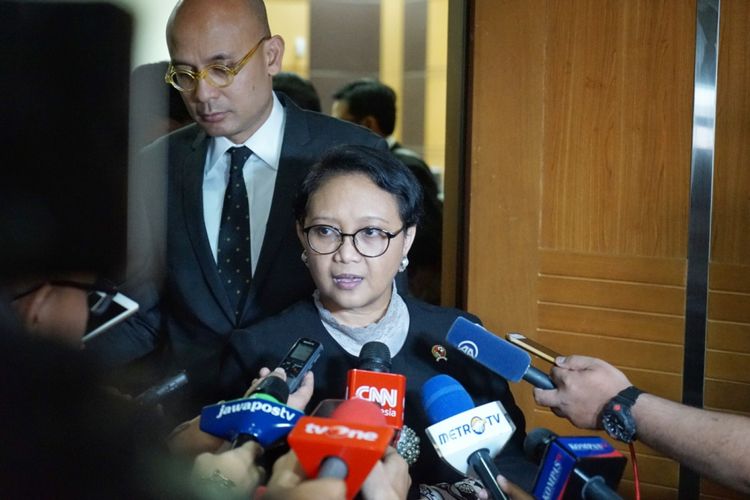 Menteri Luar Negeri Retno Marsudi saat ditemui seusai Rapat Kerja dengan Komisi I DPR, di Kompleks Parlemen, Senayan, Jakarta, Kamis (31/5/2018). Foto: KOMPAS.com/KRISTIAN ERDIANTO 