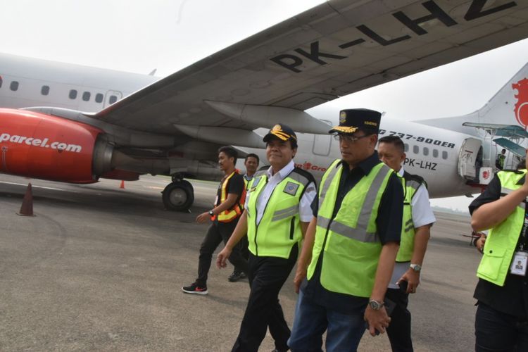 Menjelang Lebaran tahun 2018, Menteri Perhubungan Budi Karya Sumadi didampingi Dirjen Perhubungan Udara Agus Santoso melakukan inspeksi posko Lebaran dan rampcheck ke Bandara Internasional Soekarno Hatta, Minggu (3/6/2018)