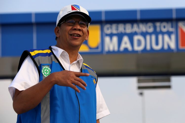 Direktur PT Jasamarga Kertosono-Kediri, Mei Prabowo saat wawancara di Gerbang Tol Madiun, Jawa Timur, Senin (4/6/2018). Ruas Tol Ngawi-Wilangan tersebut memiliki panjang 49,5 KM dan merupakan jaringan jalan Tol Trans Jawa.