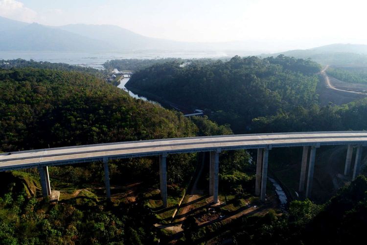 Jembatan Tungtang di Ruas Tol Bawen-Salatiga, Jawa Tengah, Jumat (16/6/2017).