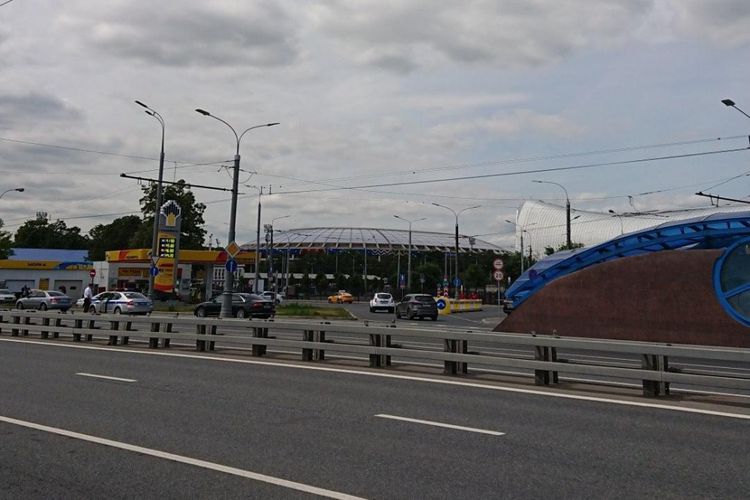 Langit cerah di sekitar Stadion Luzhniki jelang laga perdana Piala Dunia 2018, Kamis (14/6/2018).