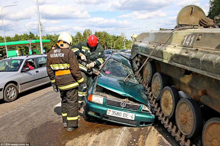 Tank lindas mobil di Belarus.