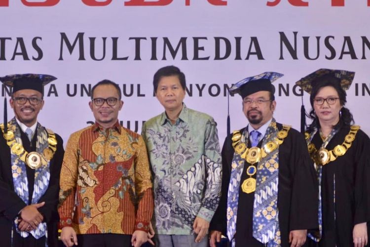 Menteri Ketenagakerjaan Republik Indonesia Muhammad Hanif Dhakiri turut hadir dan memberikan sambutan dalam Wisuda XIII UMN 2018.