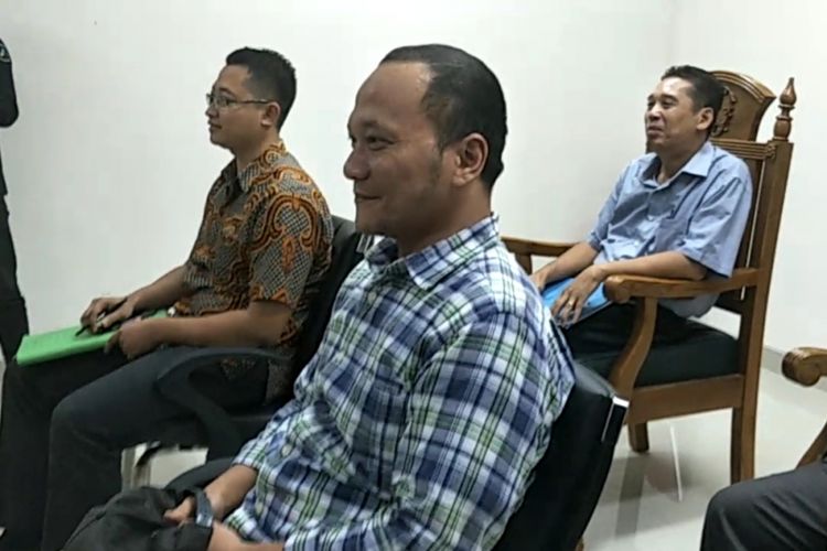 Iwa K menghadiri sidang gugatan harta gana gini yang diajukan mantan istrinya, Selfi Nafilah, di Pengadilan Agama Jakarta Timur, Selasa (3/7/2018).