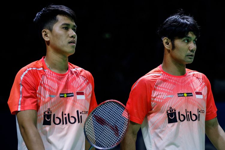 Pebulu tangkis ganda putra Indonesia, Hardianto dan Berry Angriawan bereaksi dalam laga babak perempat final Indonesia Open 2018 di Istora Senayan, Jakarta, Jumat (6/7/2018). Pebulu tangkis ganda putra Indonesia, Hardianto dan Berry Angriawan kalah dengan skor 13-21 dan 8-21.