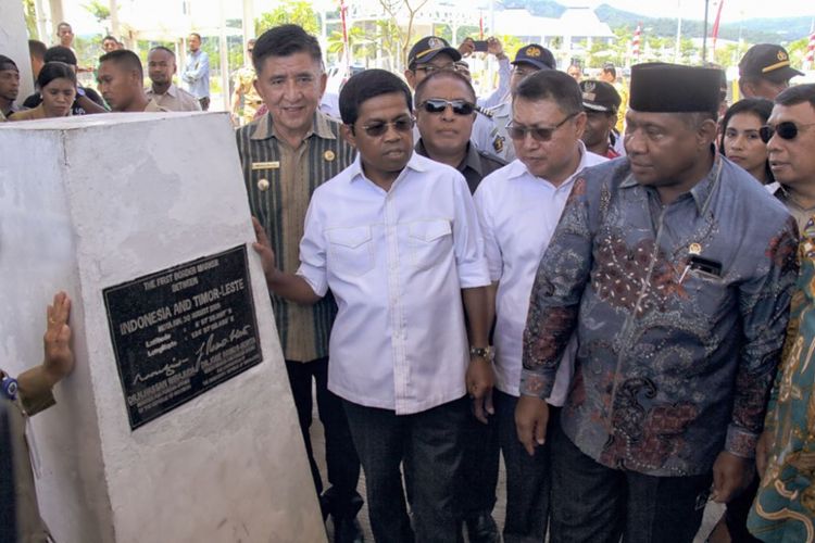 Menteri Sosial Idrus Marham di perbatasan Indonesia-Timor Leste