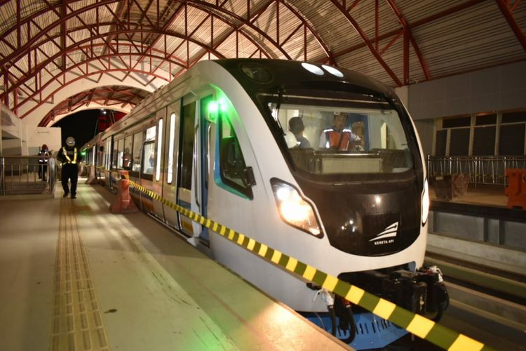 Kereta LRT saat berada di Depo Jakabaring, Palembang, Sumatera Selatan.