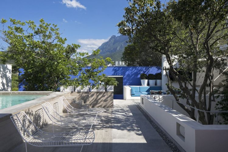 Dirancang dengan beragam warna cerah, Casa TEC 2015 berada di kota Monterrey dan dekat dengan lokasi Chipinque Ecological Park.