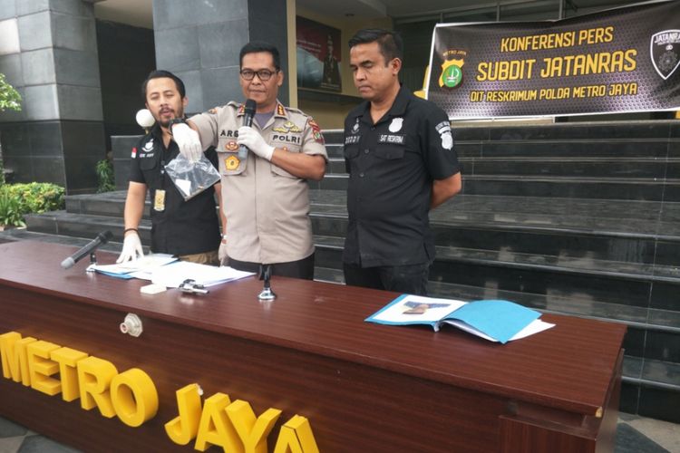 Rilis kasus penangkapan pelaku begal Cipondoh, Tangerang di Mapolda Metro Jaya, Kamis (19/7/2018)