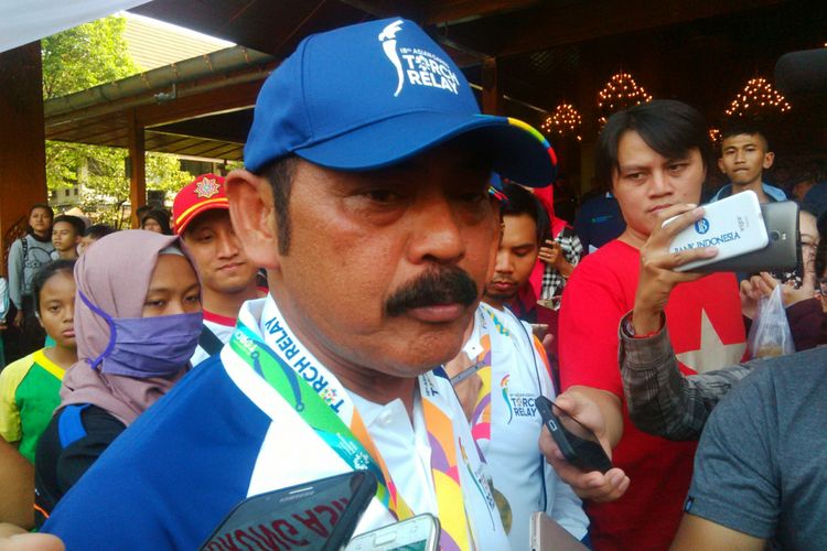 Wali Kota Surakarta FX Hadi Rudyatmo ditemui seusai mengikuti pawai Obor Asian Games 2018 di Balai Kota Solo, Jawa Tengah, Kamis (19/7/2018).