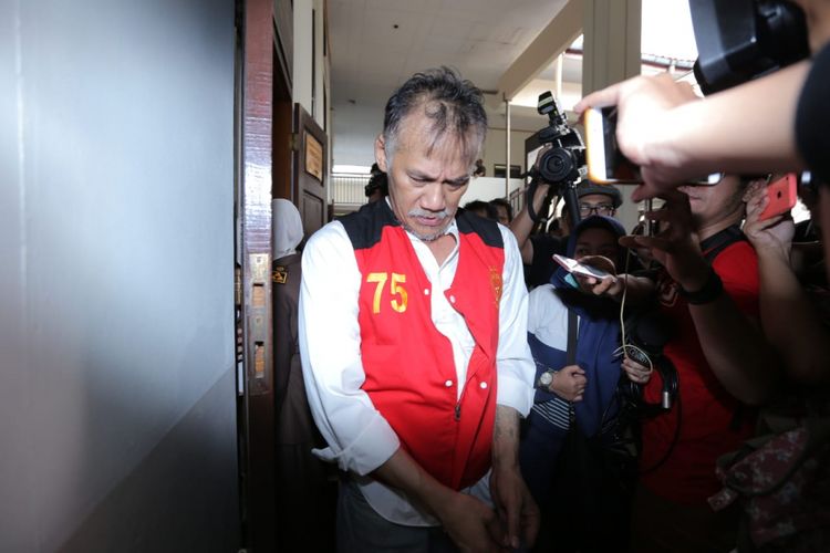 Tio Pakusadewo menjalani sidang putusan kasus narkoba yang menjeratnya di PN Jakarta Selatan, Kamis (24/62018).