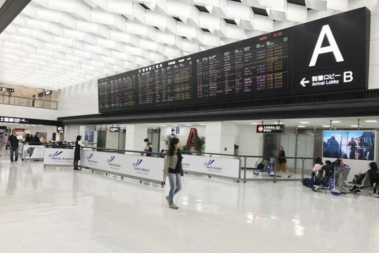 lobi kedatangan A Terminal 2 Bandara Narita