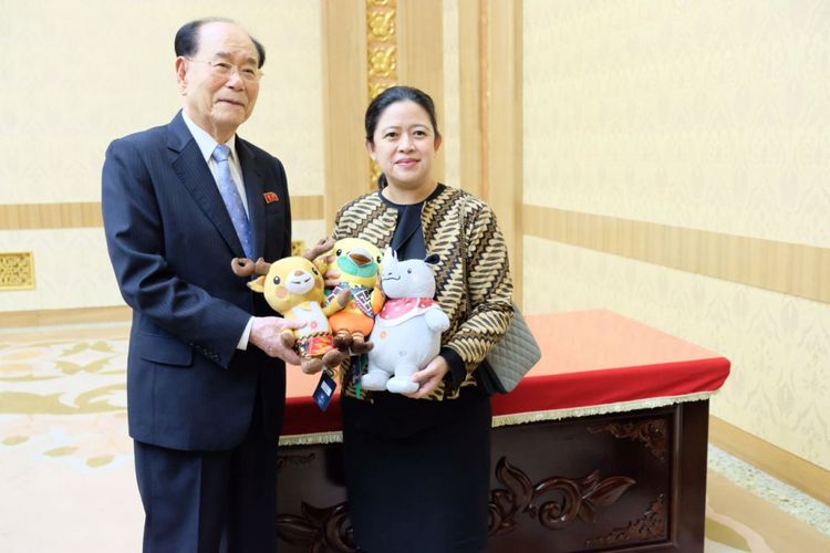 Menteri Koordinator Bidang Pembangunan Manusia dan Kebudayaan (Menko PMK) Puan Maharani, selaku Utusan Khusus Presiden Republik Indonesia/Special Envoy, melakukan courtesy call dengan pemerintah Republik Demokratik Rakyat Korea (RDRK) di Pyongyang, Senin (30/7/2018)