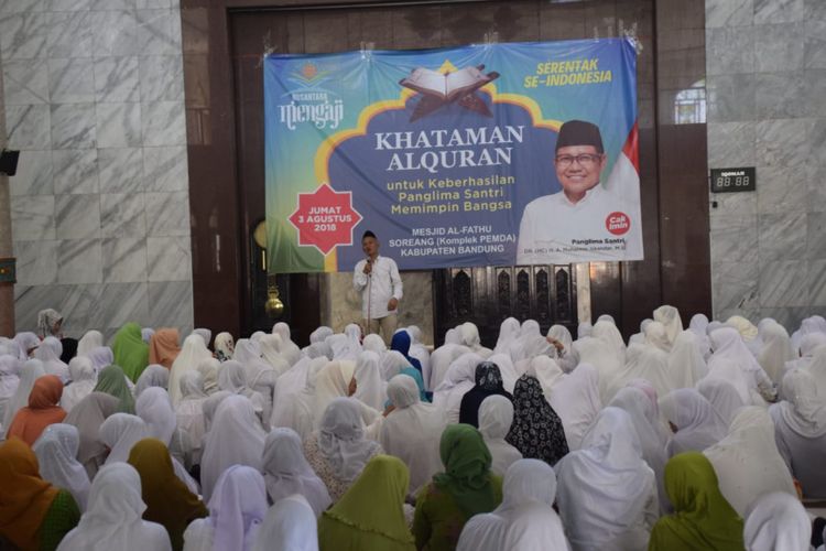 Ribuan jemaah Nusantara Mengaji mendoakan Cak Imin agar menjadi calon wakil presiden pendamping Jokowi.