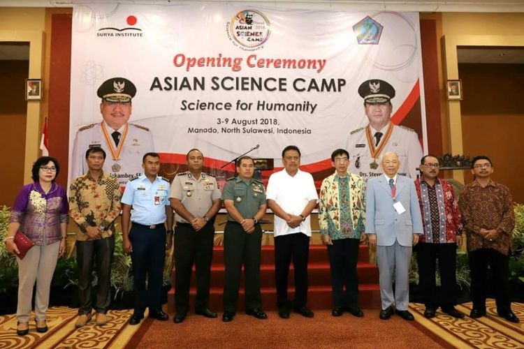 Gubernur Sulawesi Utara Olly Dondokambey membuka Asian Science Camp di Minahasa Utara, Sabtu (6/8/2018)