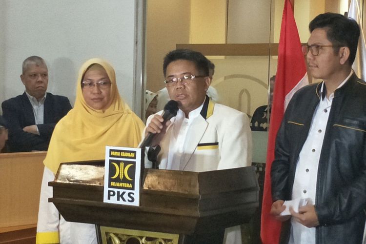 Presiden PKS Sohibul Iman saat memberikan keterangan terkait hasil musyawarah istimewa Majelis Syuro PKS, di kantor DPP PKS, Jakarta Selatan, Selasa (7/8/2018).