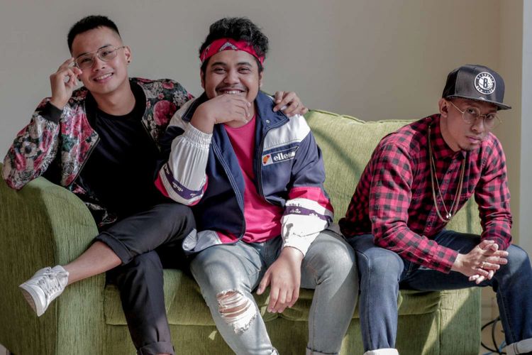 Grup vokal Trisouls berpose saat datang ke redaksi Kompas.com, Palmerah, Rabu (8/8/2018). Mereka mengeluarkan singel perdana dengan judul lagu Love, yang dirilis pada 29 Juni 2018 lalu.