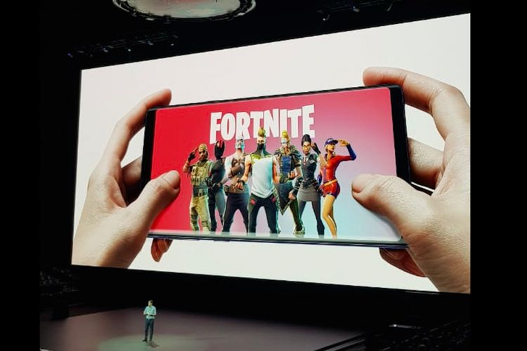 CEO Epic Game Tim Sweeney mengumumkan debut Fortnite versi Android dalam acara peluncuran Galaxy Note 9 di New York, Ameriak Serikat, Kamis (9/8/2018).