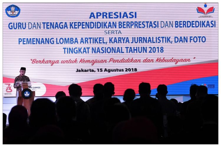 Mendikbud dalam malam Apresiasi Pemilihan GTK Berprestasi dan Berdedikasi Tahun 2018, di Jakarta, Rabu (15/8/2018).