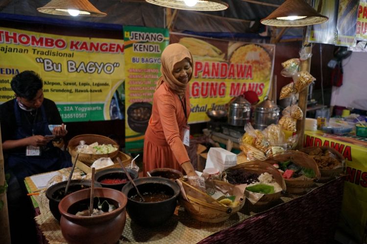 Salah satu stand kuliner di Pasar Kangen Prambanan Jazz Festival 2018, di Komplek Taman Wisata Candi Prambanan Yogyakarta, dari 17-19 Agustus 2018.