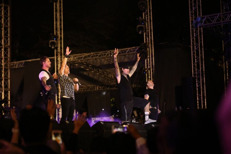 Boyband asal Irlandia Boyzone memberikan penampilan terbaik di Prambanan Jazz Festival 2018, Minggu (19/8/2018). Pada 2019, band yang terdiri dari Ronan Keating, Keith Duffy, Mikey Graham, dan Shane Lynch itu memutuskan tidak bersama lagi.