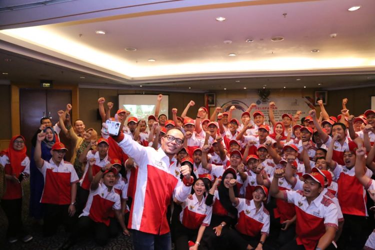 Menteri Ketenagakerjaan (Menaker) Muhammad Hanif Dhakiri berharap Indonesia menjadi juara umum pada kejuaraan ASEAN Skills Competition (ASC) ke-XII di Bangkok, Thailand yang digelar 31 Agustus hingga 2 September 2018.
