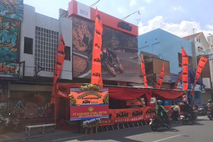 KTM menghadirkan diler resmi di kota Solo, Jawa Tengah