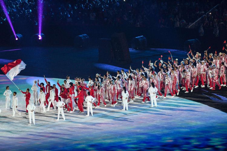 Defile atlet tiap negara menyemarakkan Upacara Penutupan Asian Games ke-18 Tahun 2018 di Stadion Utama GBK, Senayan, Jakarta Pusat, Minggu (2/9/2018).