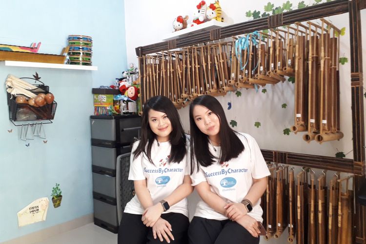 Sabrina dan Elena, Pendiri Rumah Belajar Saab Shares, Senin (3/8/2018)