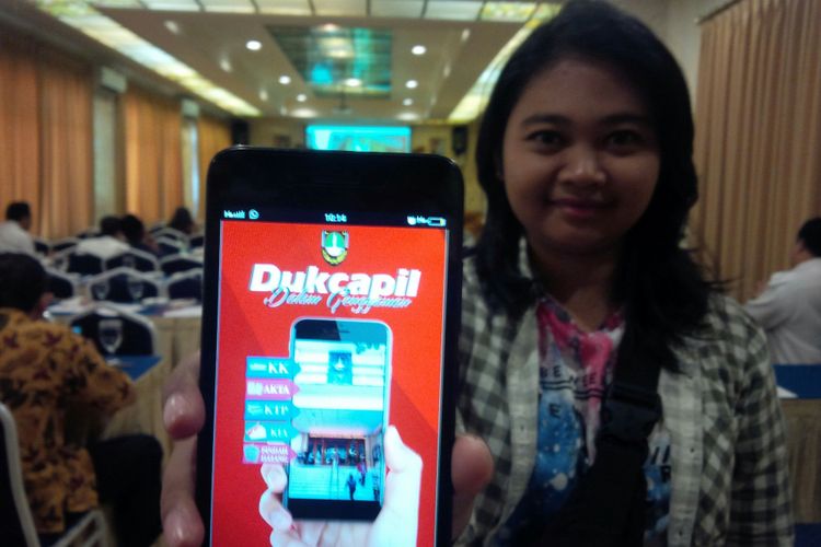 Layanan berbasis android Dukcapil dalam Genggaman diluncurkan untuk permudah pengurusan adminduk bagi masyarakat di Solo, Jawa Tengah, Selasa (4/9/2018).