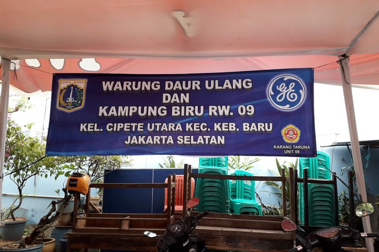 Bank sampah dan posko daur ulang RT 03 RW 09, Kelurahan Cipete Utara Jaksel, Rabu (5/9/2018)