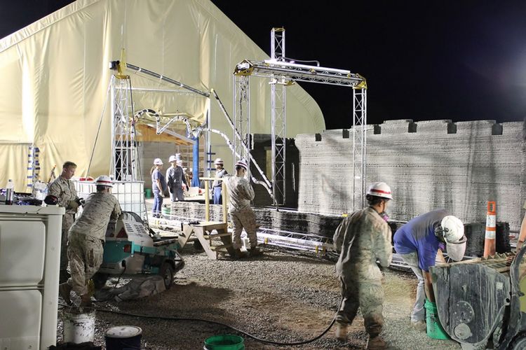 korps marinis Amerika Serikat yang baru saja melakukan uji coba pembangunan barak tentaranya dengan menggunakan teknologi cetak 3D.