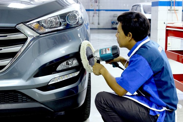 Jasa perbaikan bodi dan pengecatan di Bengkel Hyundai Cabang Simprug.