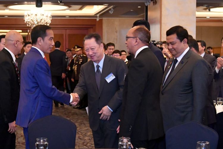 Presiden Joko Widodo saat bertemu para pimpinan perusahaan besar asal Korea Selatan di Seoul, Senin (10/9/2018).