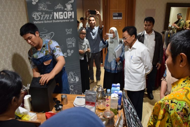 Dirjen Dikdasmen Kemendikbud, Hamid Muhammad, dalam Bimbingan Teknis Bantuan Pengembangan Pembelajaran Kewirausahaan Tahap II, di Jakarta (6/9/2018)