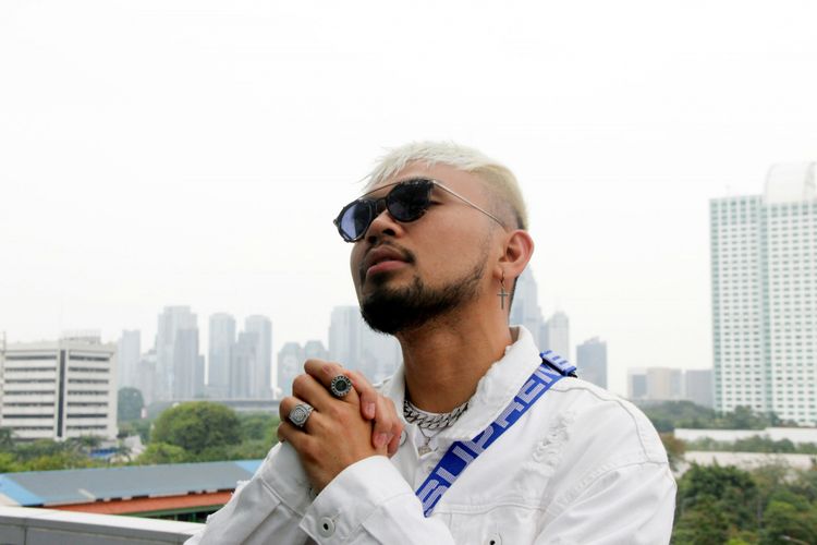 Rapper Roy Ricardo saat berkunjung ke Redaksi Kompas.com di Jalan Palmerah Selatan, Jakarta Pusat, Rabu (19/9/2018).